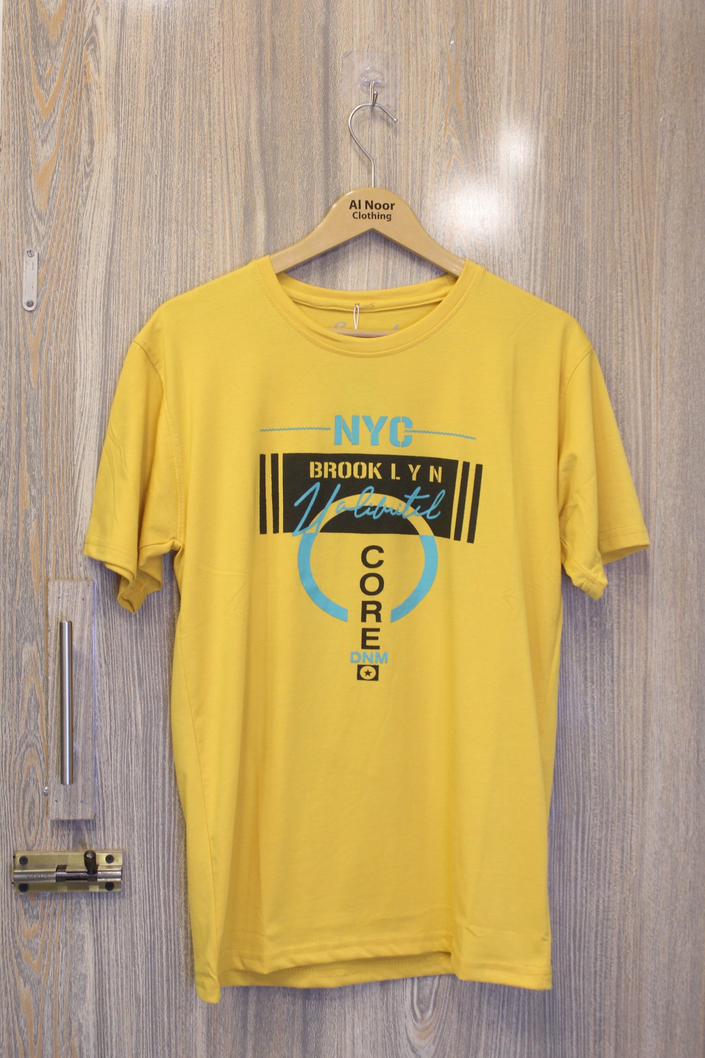 round neck chest print t shirts