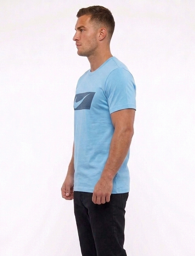 Modern Nike Logo Cotton Tee for Casual & Active Wear